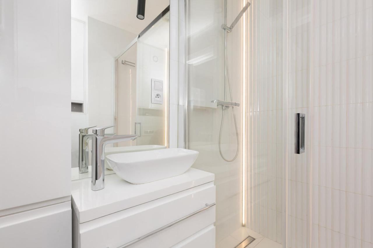 Apartament Bielany 3 Min From Metro With 5-Meals Per Day Diet Catering, Air Conditioning And Free Parking Warsaw Ngoại thất bức ảnh